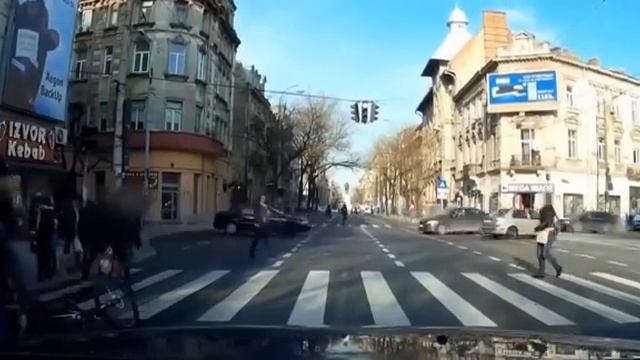 Весёлая подборка смешных моментов и фейлов. Есть что посмотреть
