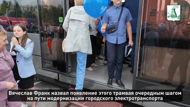 В День России в Барнауле презентовали первый собранный в краевой столице трамвай