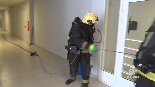 Пожарно-тактические учения МЧС России в школе
