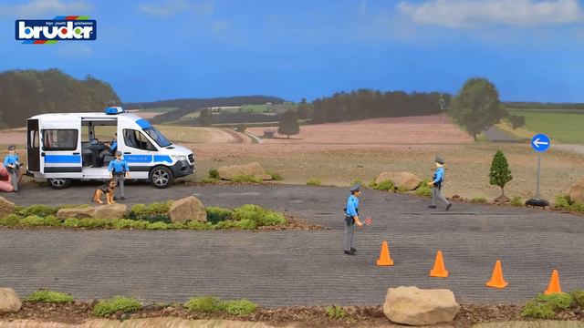 MB Sprinter Polizei Einsatzfahrzeug -- 02683 -- BRUDER Spielwaren