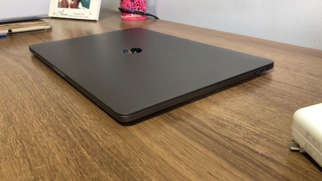 Macbook Pro 2019 16 8-core I9 64gb 1TB Vídeo 8GB Applecare+