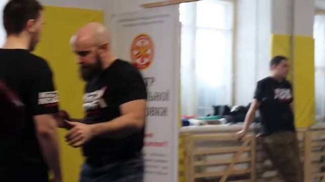 Chin Jab - как сломать человеку шею