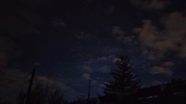 Ночное небо с облаками