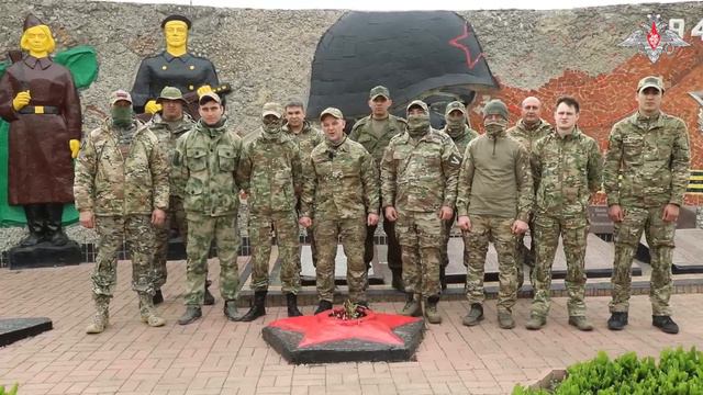 Победа снова будет за нами: военнослужащие группировки войск «Восток» поздравили ветеранов