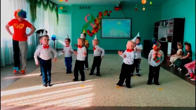 Праздник 8 марта в младшей группе №10.