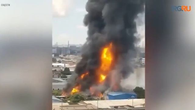 Пожар на заводе в Китае.