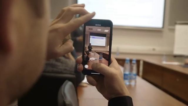 Бату Хасиков защитил аттестационную работу в Высшей школе экономики