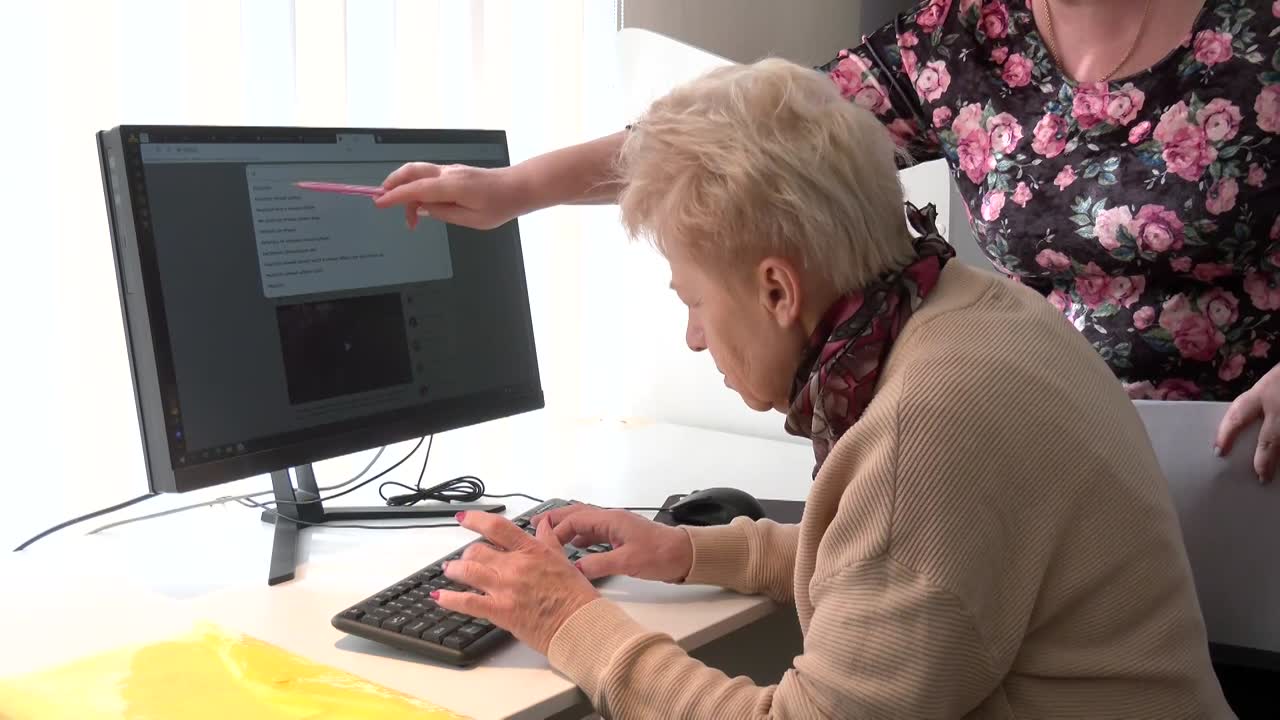 В Костроме проанализировали, как идет обучение пенсионеров компьютерной грамотности