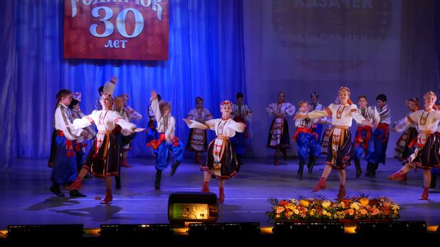 30 лет дорогой танца2 ч13 #upskirt#украинский#танец