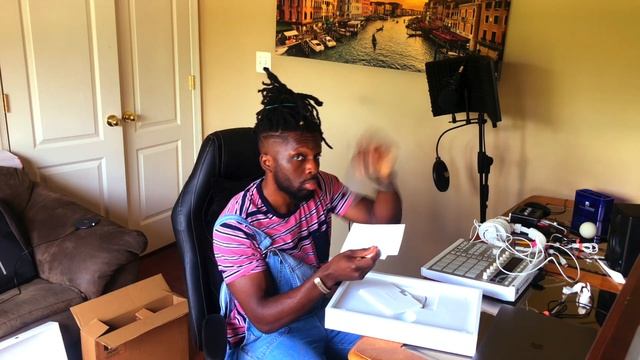 16-INCH 2020 MACBOOK PRO UNBOXING - THIS WAS IN THE BOX !!