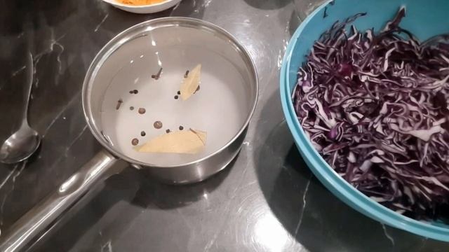 БЫСТРАЯ МАРИНОВАННАЯ КАПУСТА