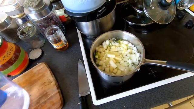 Vegetable soup. Leeks, potatoes, onion.