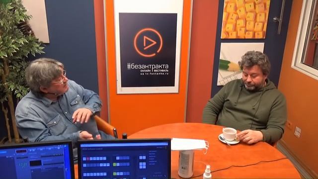 «Просто поговорим...» с Андреем Константиновым. В студии  — писатель Павел Крусанов