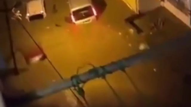 Турецкую Анталью затопило из-за проливных дождей машины скрылись под водой, на дорогах буквально рек