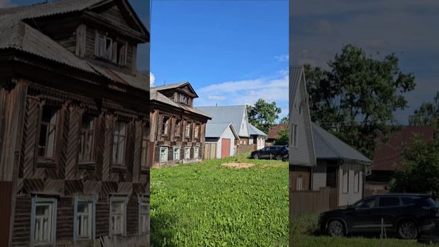 Старинные дома с красивыми резными наличниками в городе Тутаев