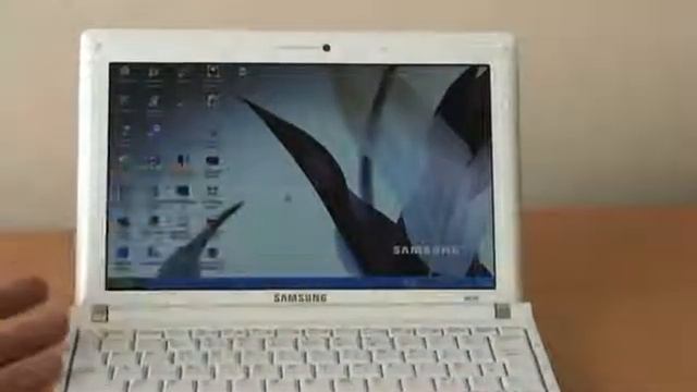 Samsung NC10-14GB 10.2-Inch Blue Netbook - Up to 8 Hours of Battery Life