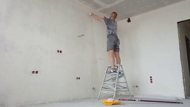 клеем стеклохолст на кухне,2-часть.