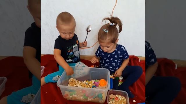 Даяна играет с братиком ? Развивающие игры 1-2года 24.07.20