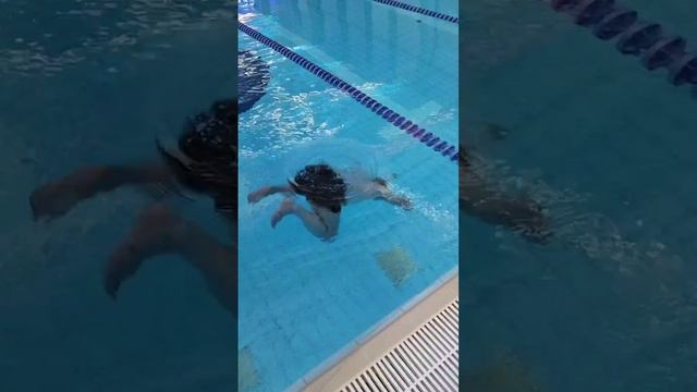 Тренировка плавания под водой и дыхания, только для проф. спортсменов. Выполняет доктор Л. Буланов.