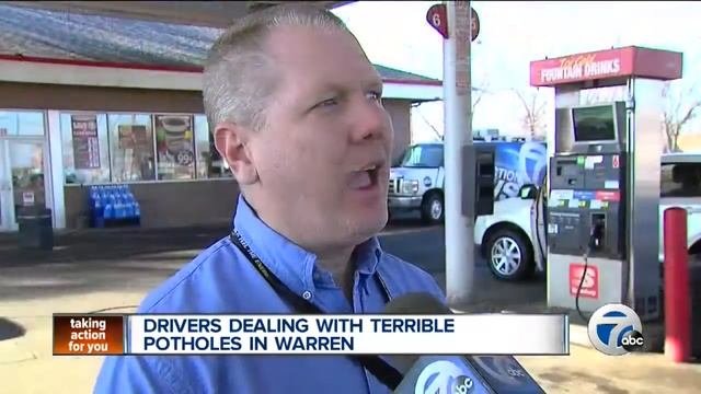 Drivers Dodge Potholes In Warren