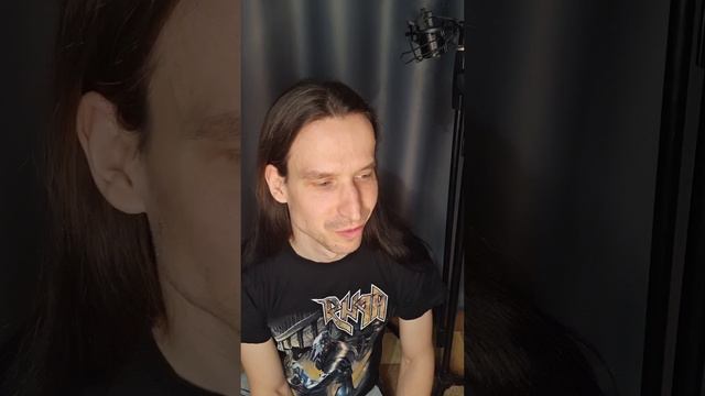 Она может не только микрофон держать, но и...