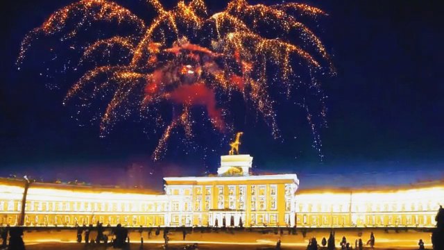 Салют в Новогоднюю ночь в Санкт-петербурге! С Новым Годом Россия 2024! С Новым Годом Люди!