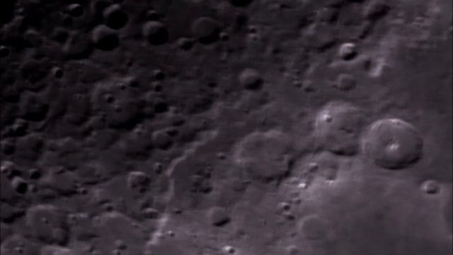 Mondaufnahmen durch das "Skywatcher 200/1000" Teleskop