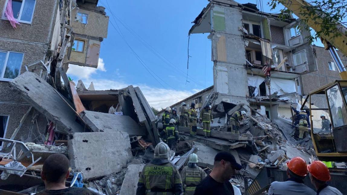 Часть пятиэтажки рухнула в Нижнем Тагиле: погибла женщина