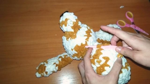Собачка крючком из плюшевой пряжи/3часть: соединяем части воедино.