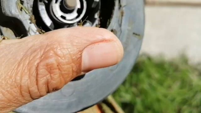 Stihl FS 38 #2 Move Cap and Spool