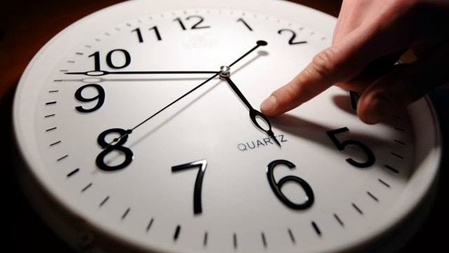 Украина переведет часы на зимнее время: куда и когда крутнуть стрелки.