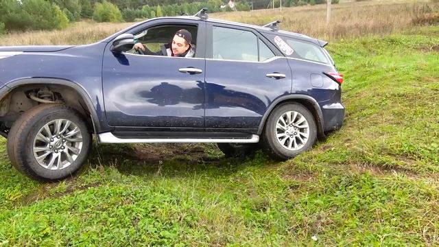 СПОР хвалёной Toyota Fortuner против легендарного УАЗ Патриот на бездорожье.