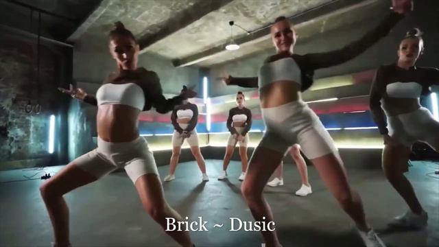 Brick ~ Dusic