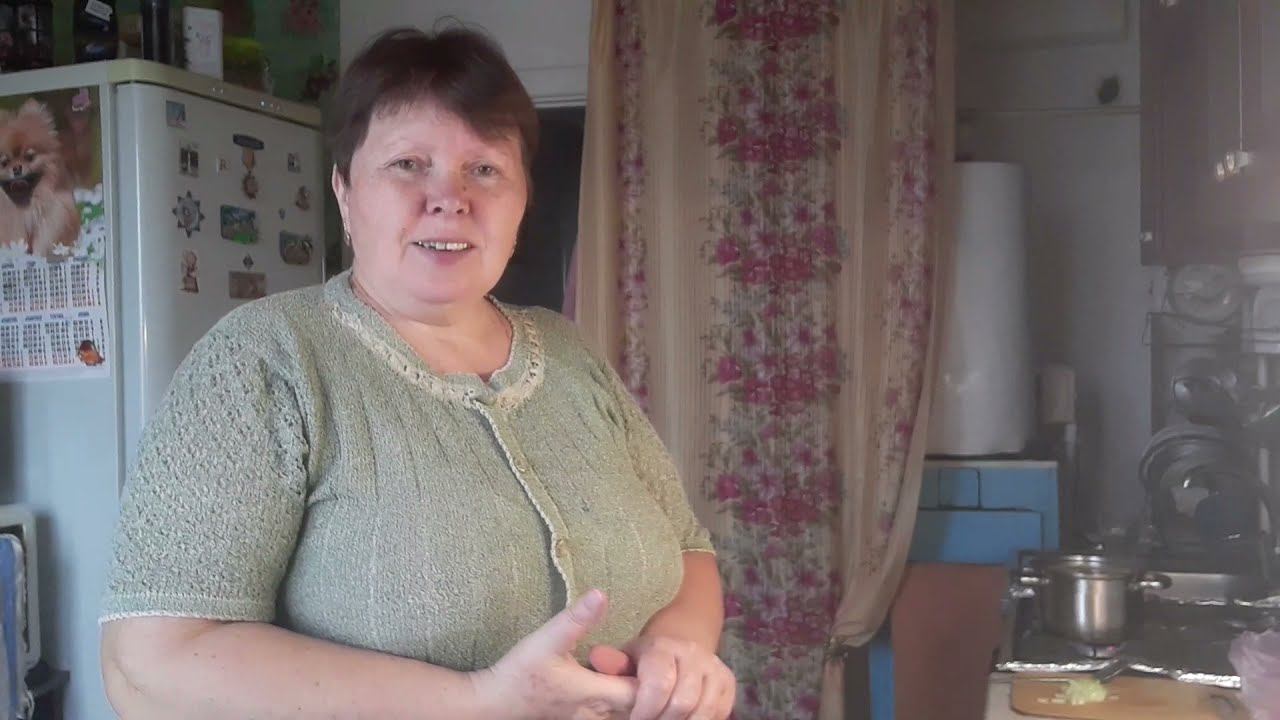 Vlog   Картофельные  драники    с луком   с хрустящей  корочкой  Укрыла розы  укрывным .