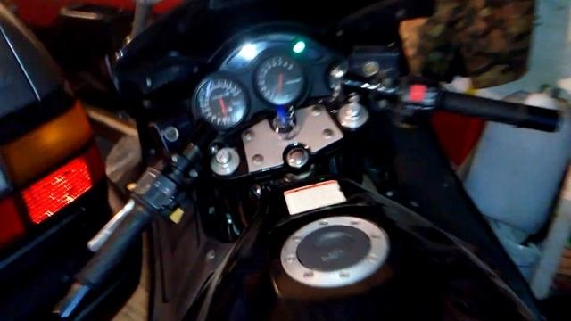 Пуск двигателя на холодную Suzuki RF-900