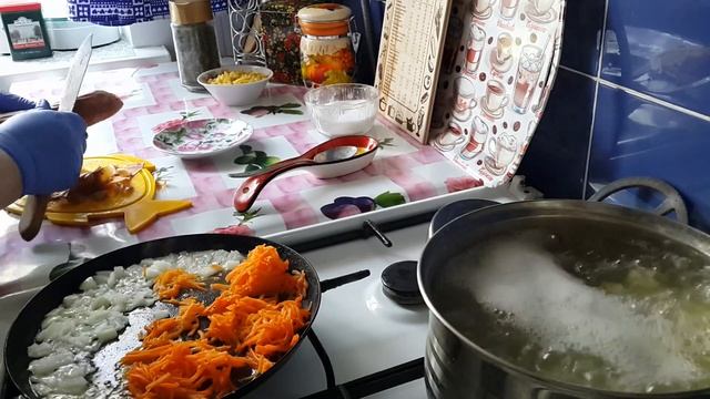 Супчик из колбаски и макарон
