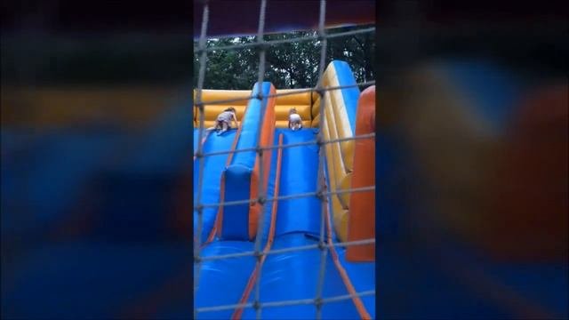 Василиса. Детский канал. Детская комната. Лабиринт. Шарики. Уличный батут