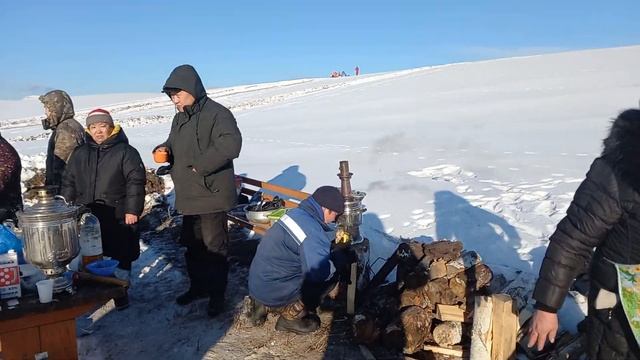 Зимний обед на 3-й Новоленинской Зимниаде