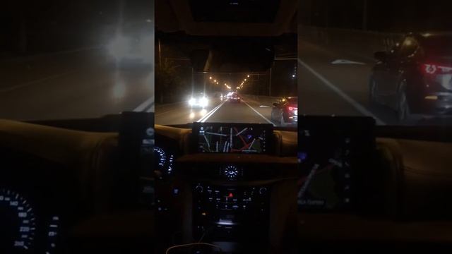 Lexus LX570 на движениях?