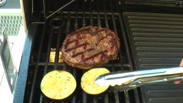 HOVĚZÍ  STEAK Z  VYSOKÉHO ROŠTĚNCE NA GRILU - RIB-EYE STEAK - VIDEORECEPTY - RECEPTY