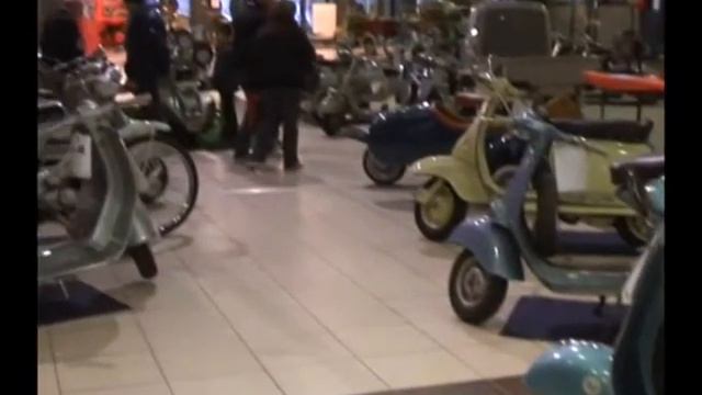SANREMO : IN MOSTRA LAMBRETTE E VESPE