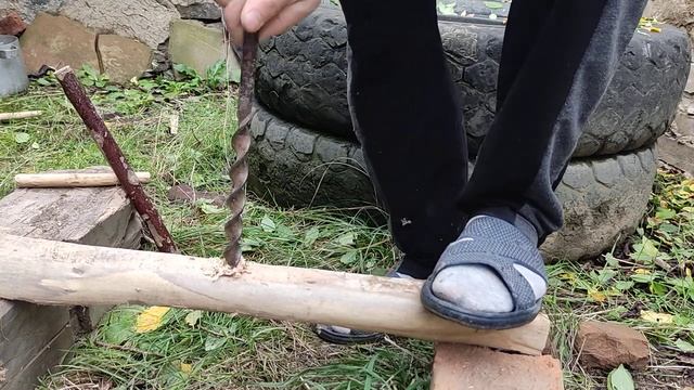 сверление ручную..(Ручная работа) сверлим палку.Старый Метод.