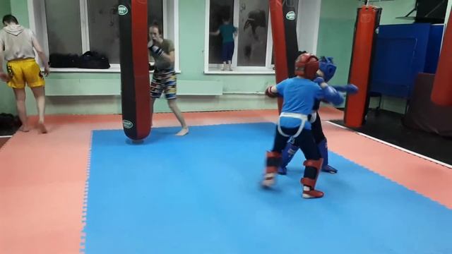 тайский бокс, спарринг, тренировка. Первоуральск