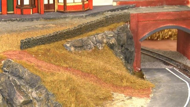 Building A Model Railway Round A Christmas Tree! - Episode 3