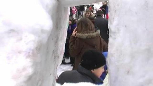 Штурм снежной крепости