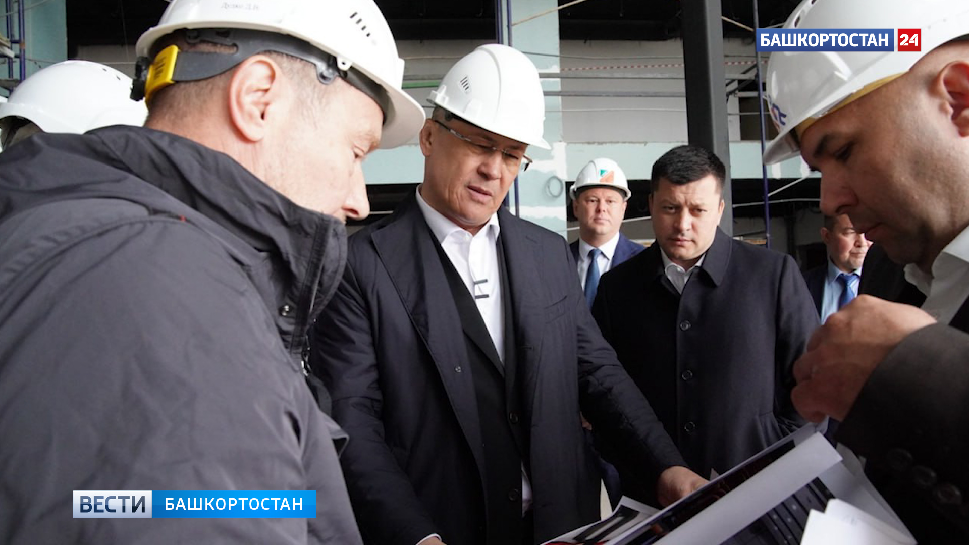 Радий Хабиров с рабочим визитом посетил стройплощадку Центра спортивной борьбы в Уфе