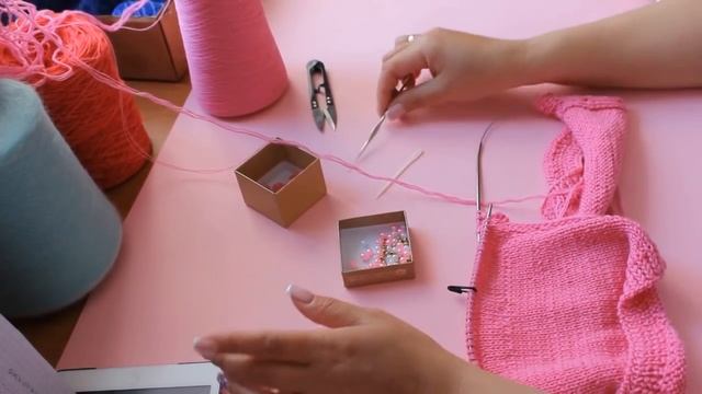 Как связать красивый и нежный комбинезон ребёнку