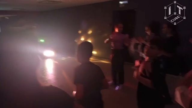 5 ноября совместно с Dance Studio «ТРИУМФ» наши ребята «зажгли» на дискотеке «IT-шники в танцах»!