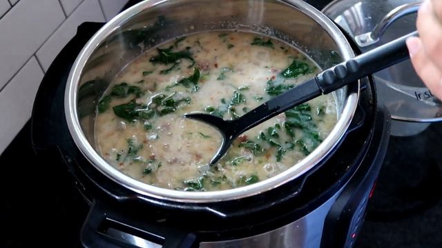 ZUPPA TOSCANA SOUP (INSTANT POT) & BREADSTICKS 2019 | OLIVE GARDEN COPY CAT