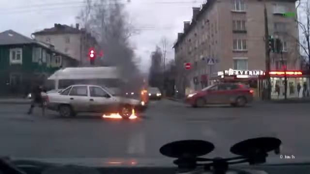 Не ожидании пожар на перекрёстке